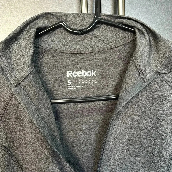 Reebok Play Warm quarter zip pull over thumb hole sleeve, Heather gray - S - Picture 10 of 13